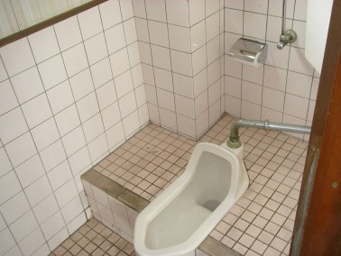 西村事務所付倉庫トイレ